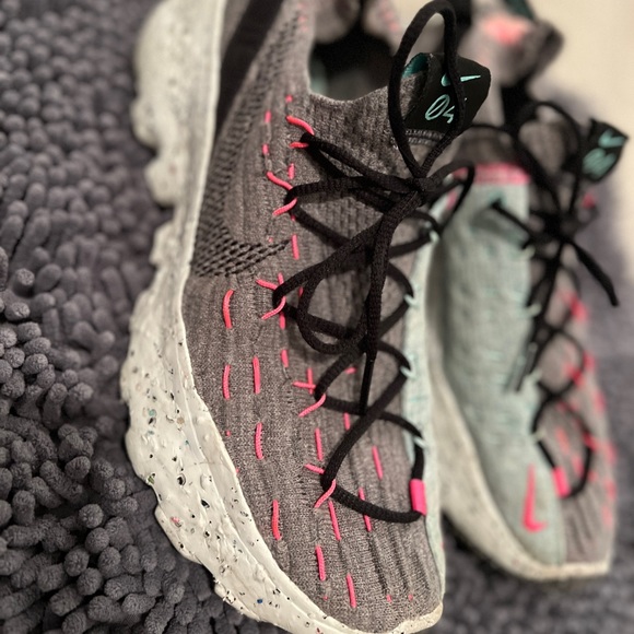 Womens Nike 04 - Picture 2 of 5